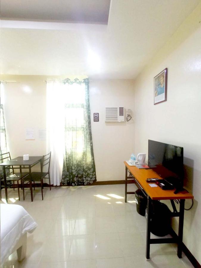 B&J Guesthouse And Tours Tagbilaran Dış mekan fotoğraf