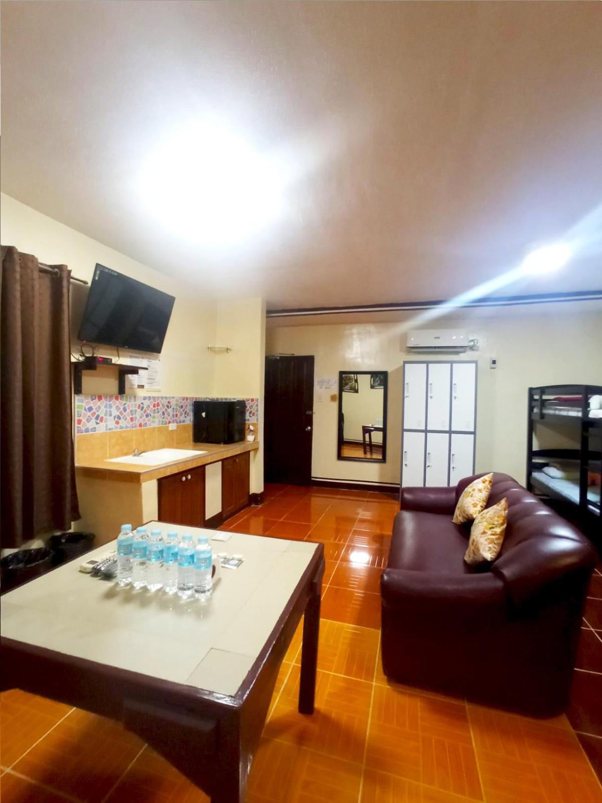 B&J Guesthouse And Tours Tagbilaran Dış mekan fotoğraf